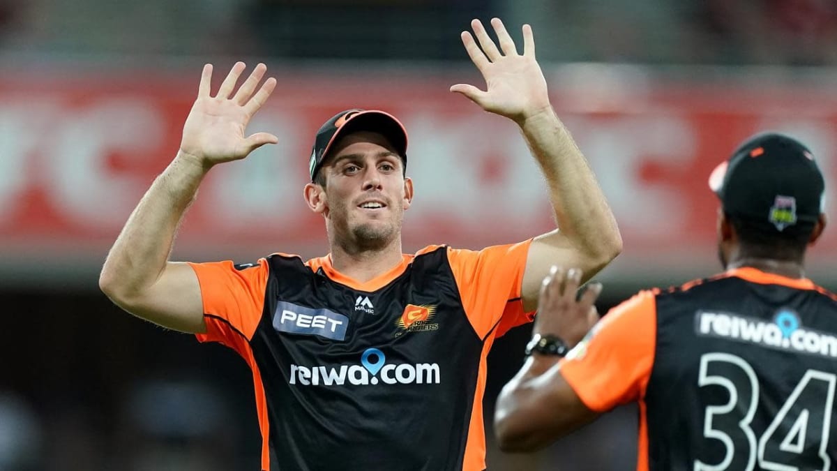 Mitch Marsh in Aust squad, Stoinis snubbed - Southern Riverina News