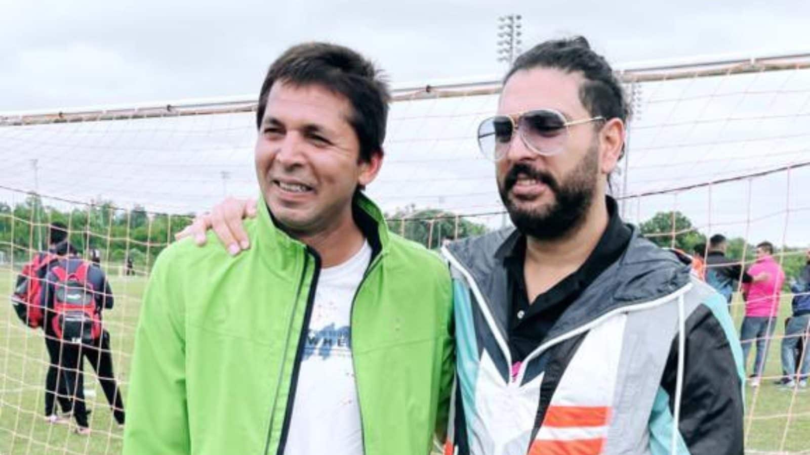 Mohammad Asif Clicked With Yuvraj Singh at a Cricket Tournament in USA, Picture Goes Viral