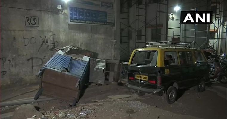 Mumbai: 6 people injured after clash breaks out between two groups in Chembur