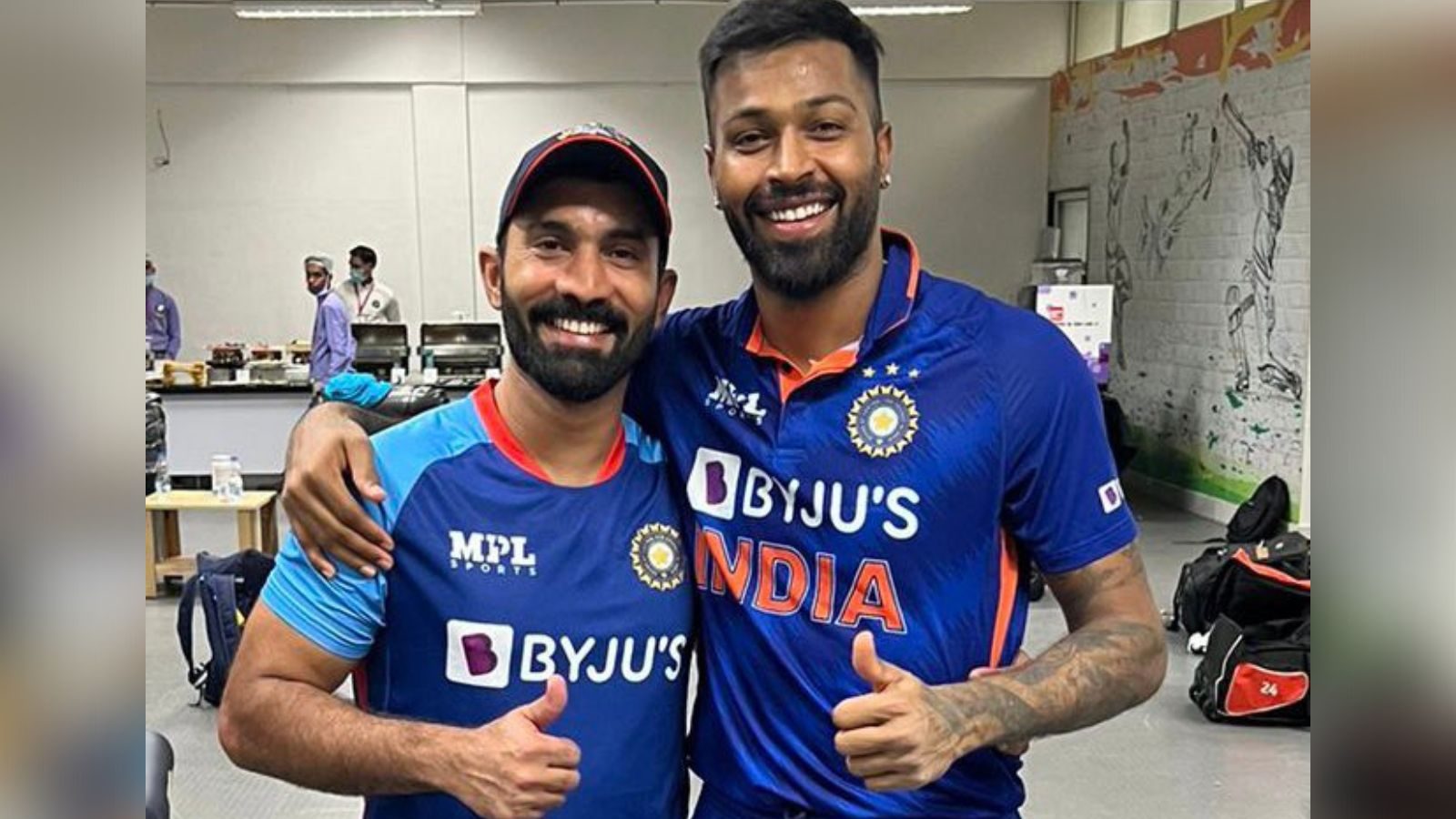 'My Dino, You superstar': Pandya Lauds Karthik for his Match-winning Knock in Rajkot - See Pic