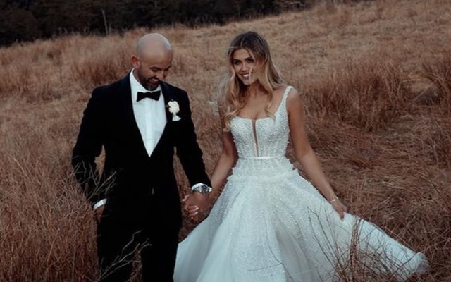 Nathan Lyon ties the knot with fiancee Emma McCarthy