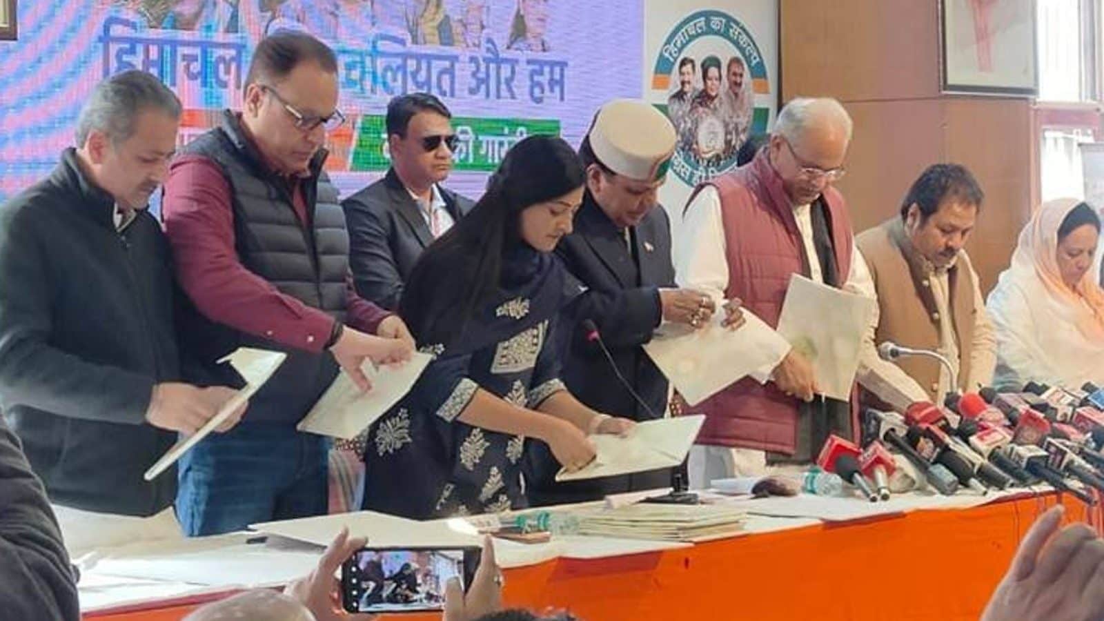 News18 Afternoon Digest: Congress Releases Himachal Election Manifesto, Includes 'Agniveers' & Old Pension Scheme & Other Top Stories