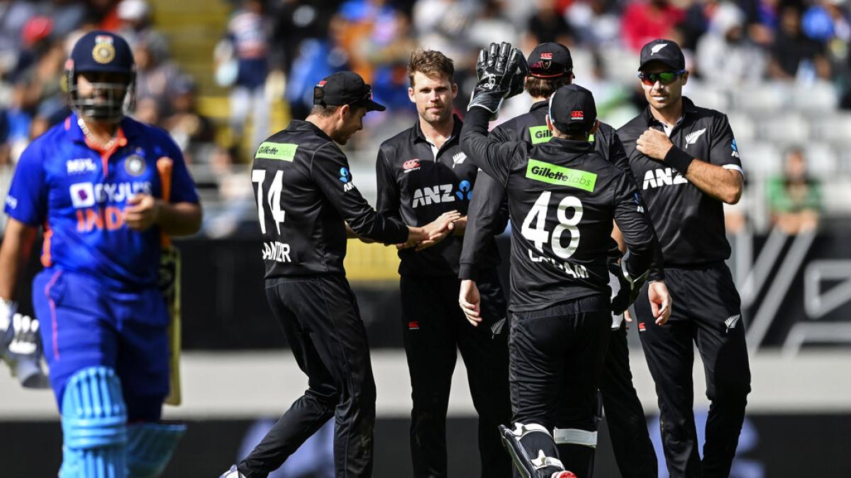 NZ vs IND: Rishabh Pant trolled after Auckland ODI dismissal, Aakash Chopra not amused 