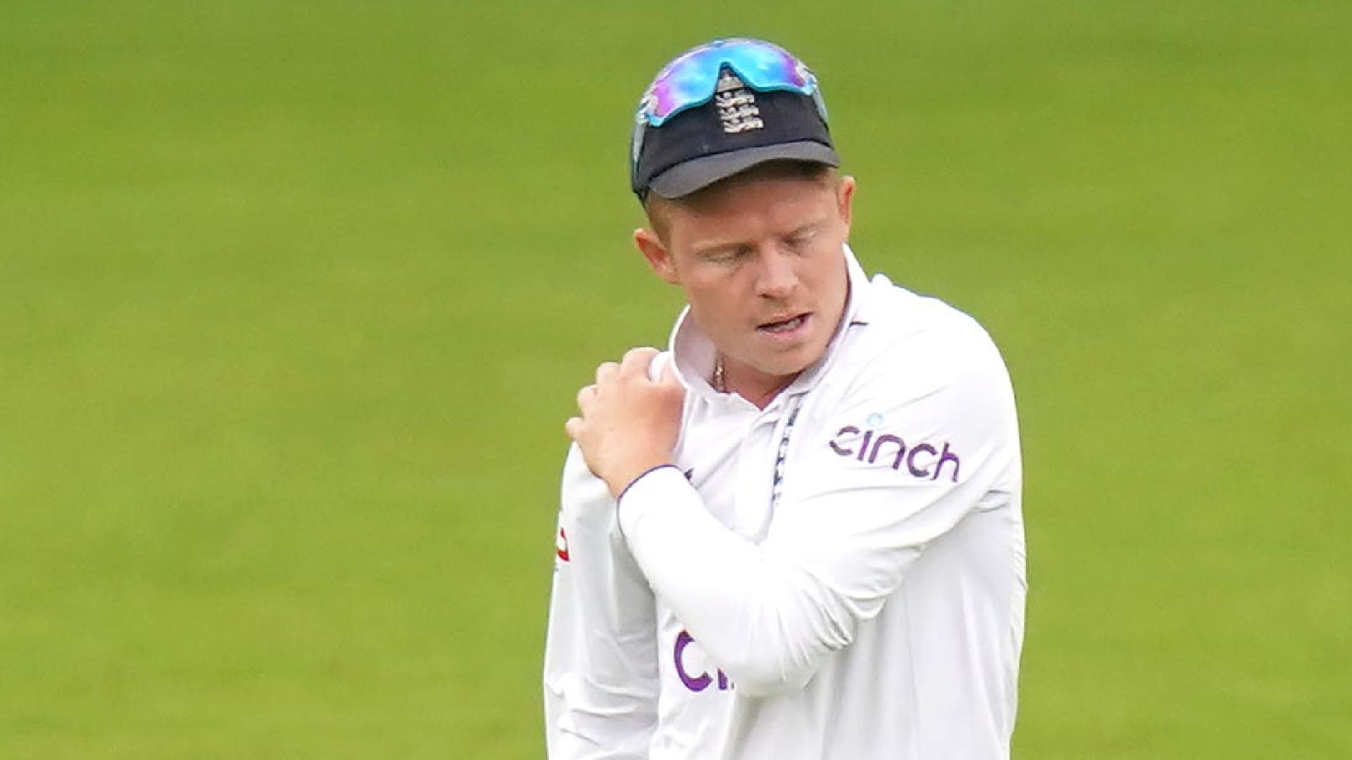 Ollie Pope has surgery on dislocated right shoulder