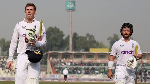 PAK vs ENG 1st Test: Twitter slams Pakistan bowlers for poor show after England produce world record 506/4 on Day 1