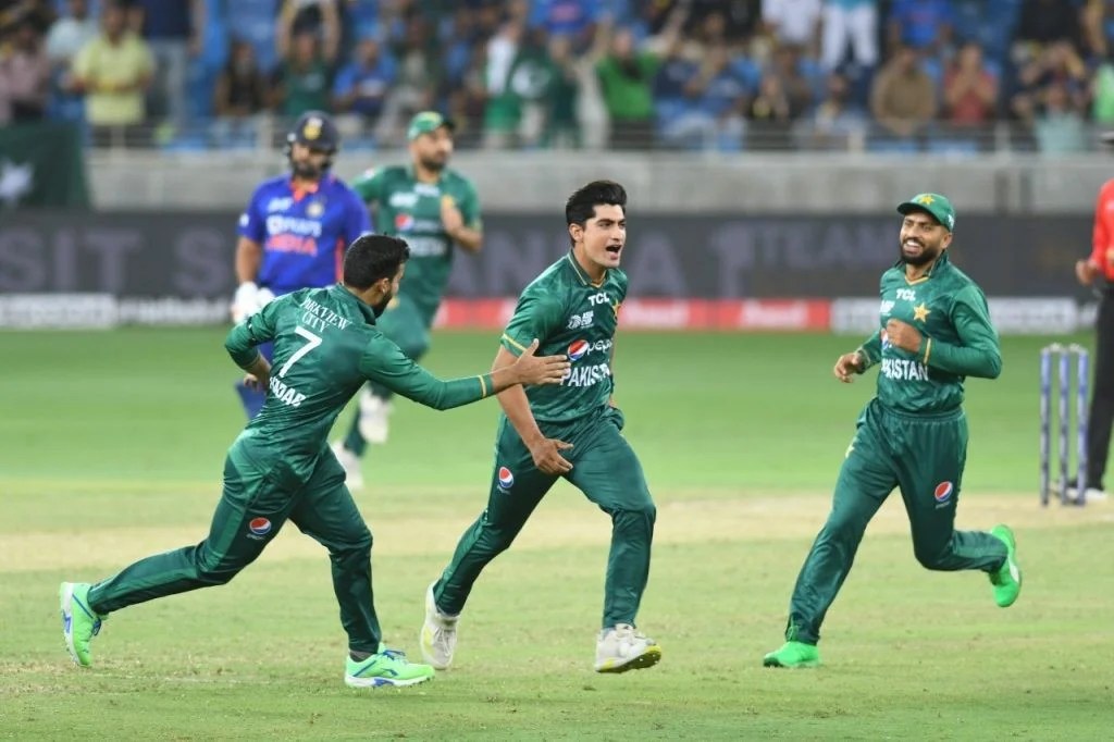 PAK vs ENG: Pakistan Fast Bowler Naseem Shah Tests Positive For COVID-19