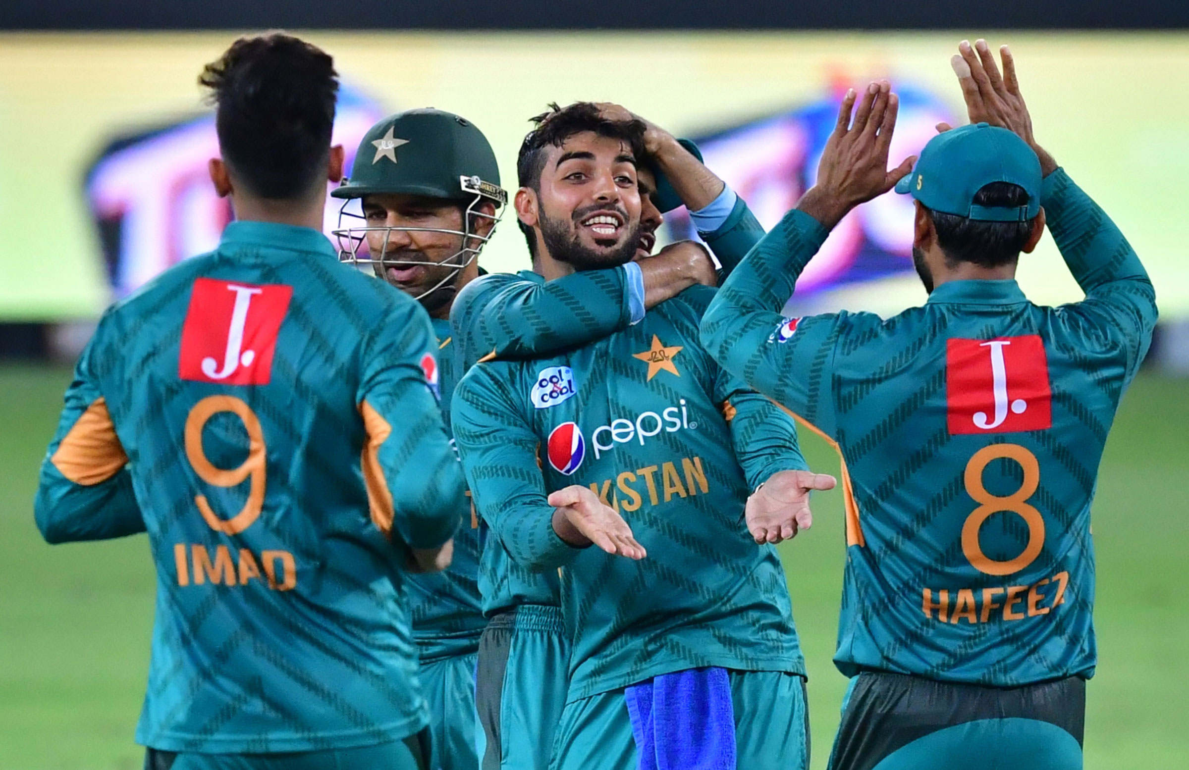 Pakistan complete T20 series sweep