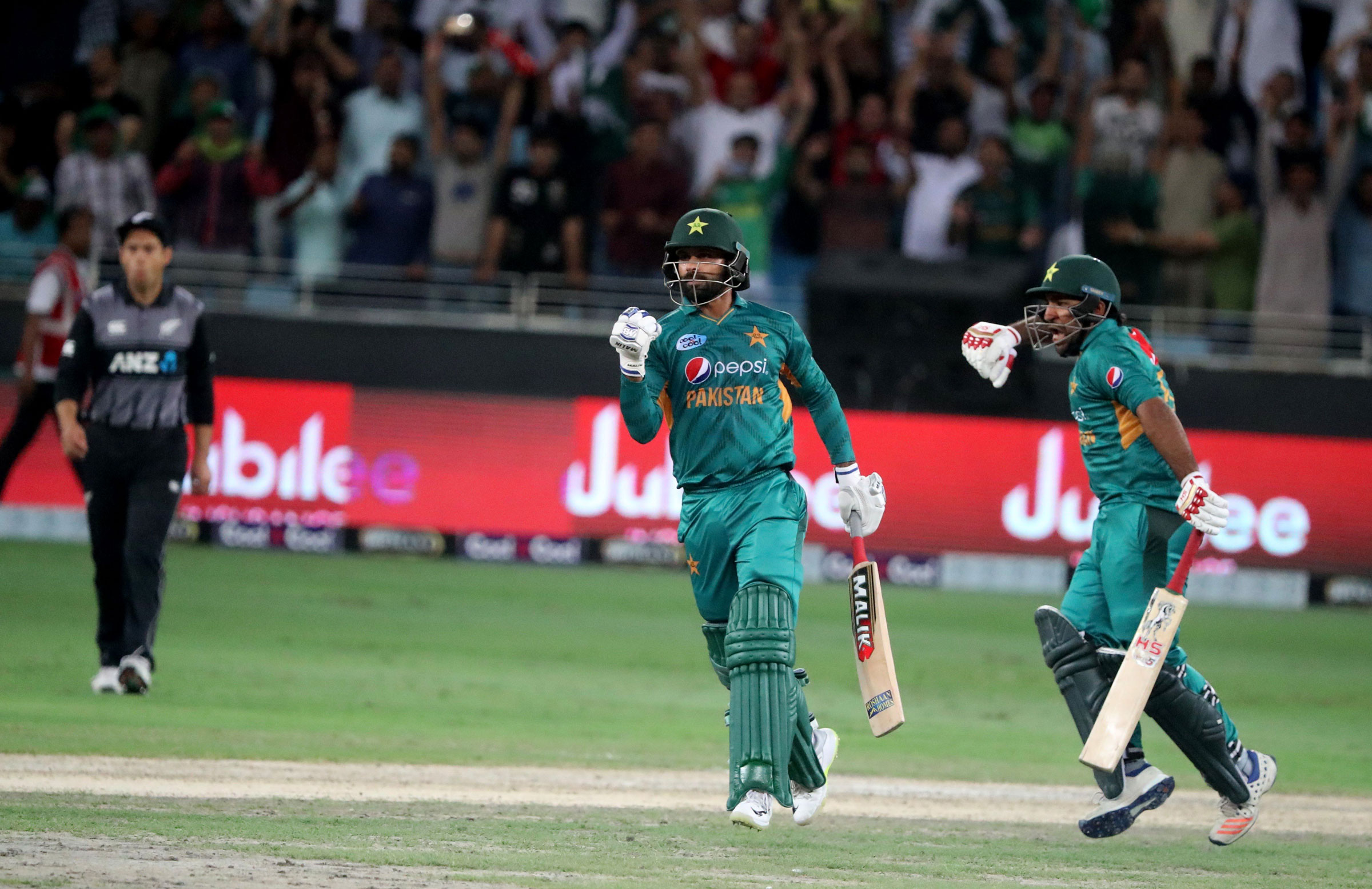 Pakistan repeat dose on Kiwis