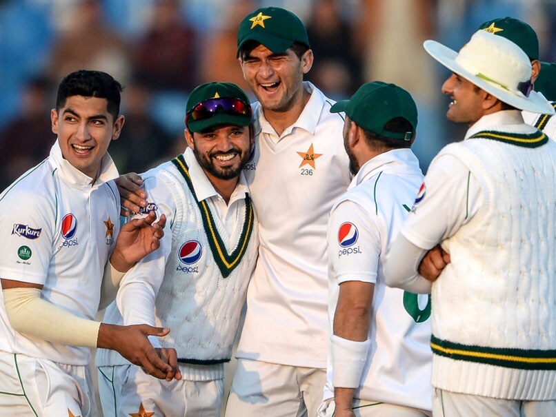 Pakistan vs Bangladesh, 1st Test: Shaheen Afridi Helps Pakistan Bowl Bangladesh For 233 On Day 1 | Cricket News