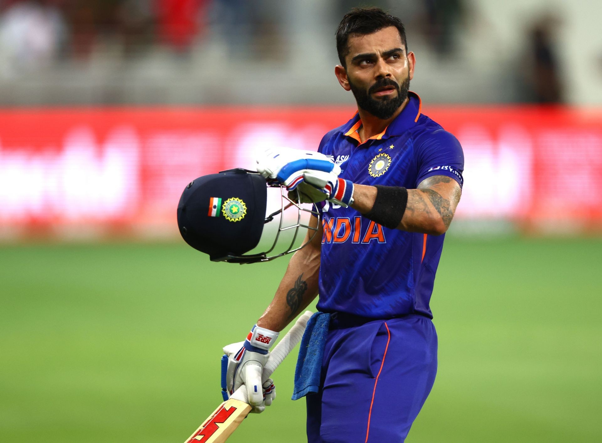"People will try to make something out of it"- Sunil Narine on Virat Kohli's critics