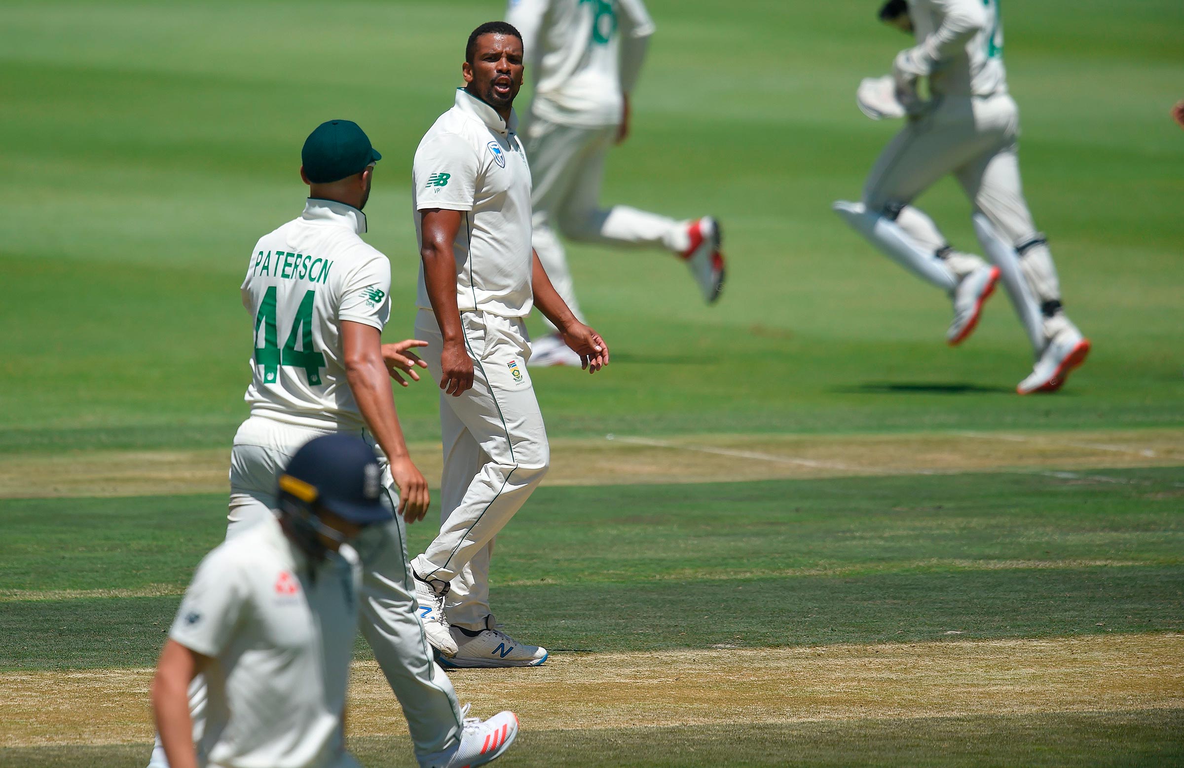 Philander sanctioned as England turn the screws