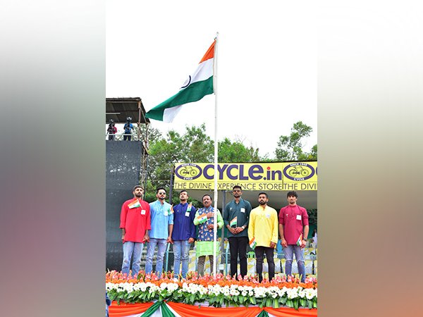 Roger Binny and captains of Maharaja Trophy hoist flag on Independence Day