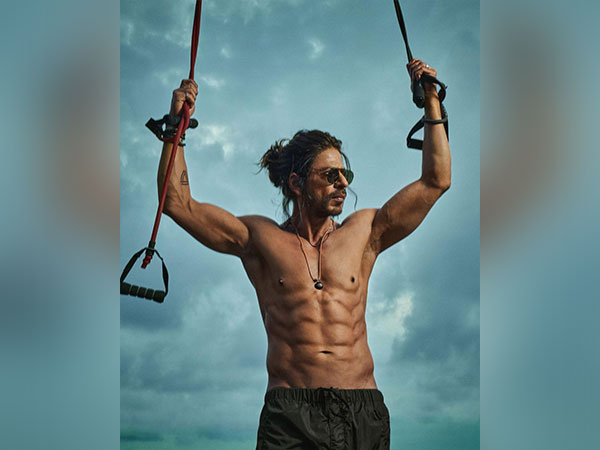 Shah Rukh Khan now owner of women's cricket team!