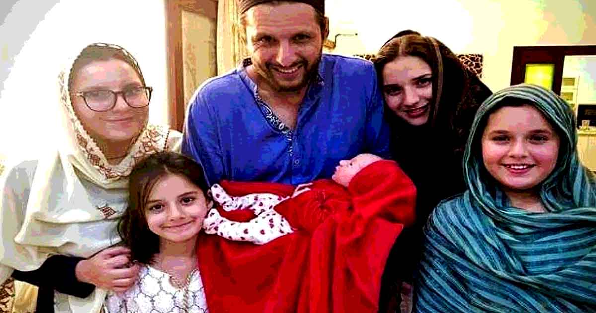 Shahid Afridi blessed with a fifth daughter