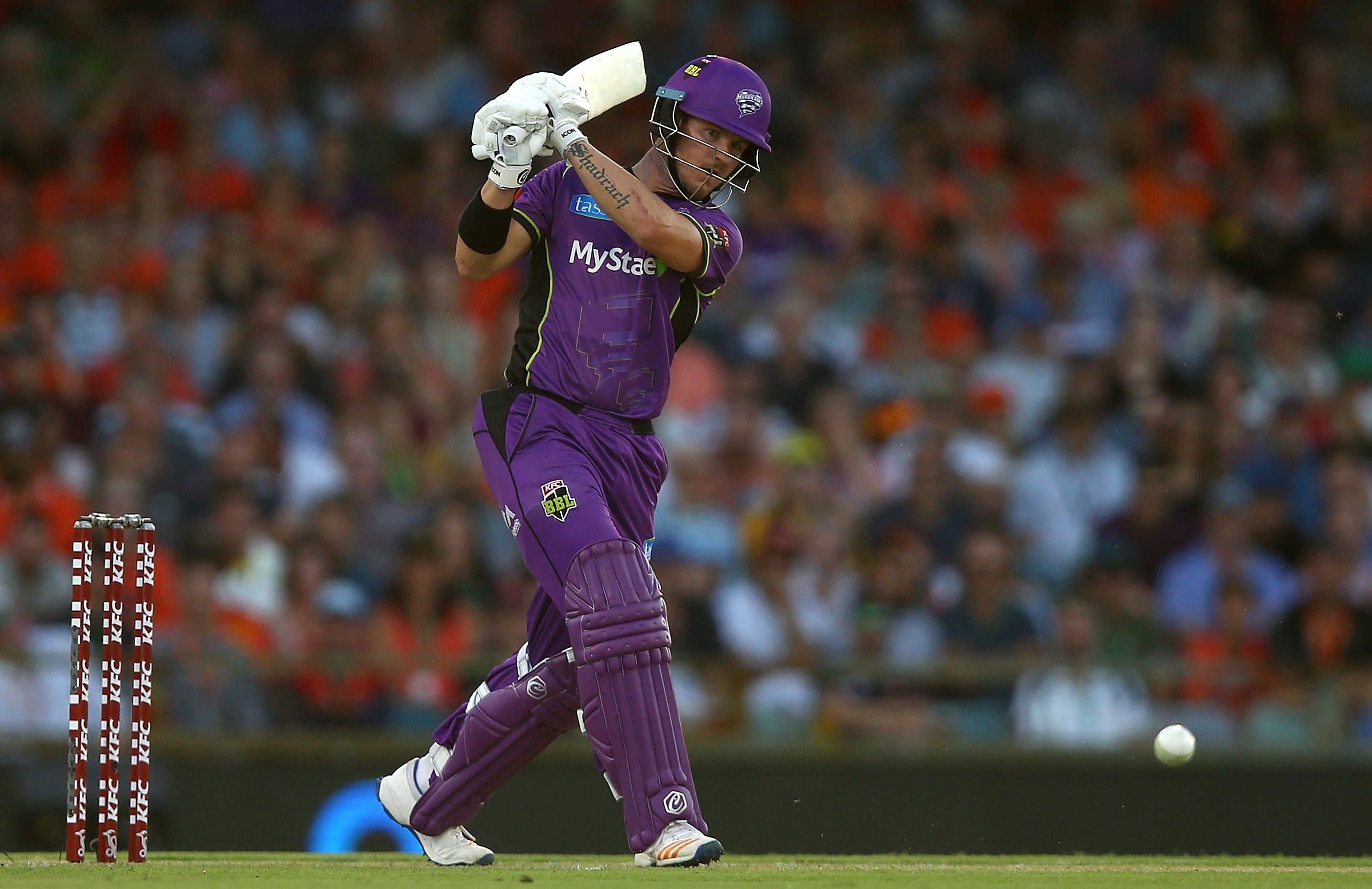 Short commits to Hurricanes for BBL|10