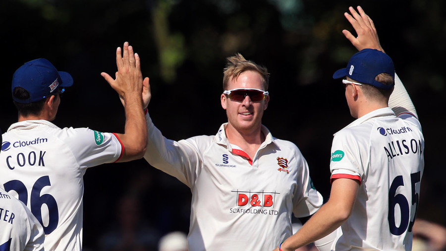 Simon Harmer sticks to the script as Essex's match-winner