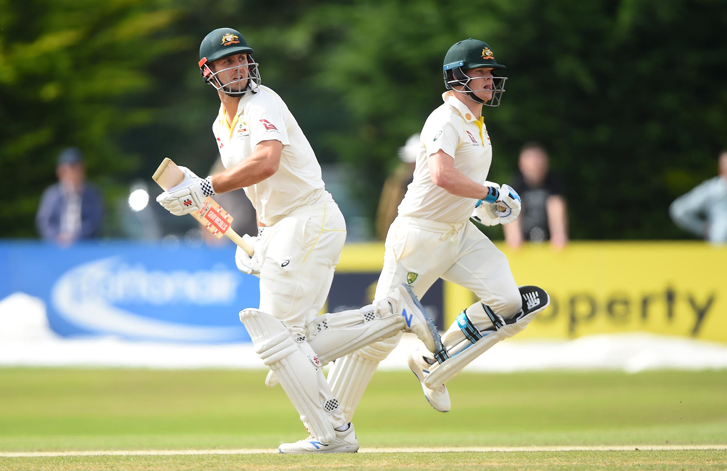 Smith scores 23 in appearance on overwhelming day for Aussies