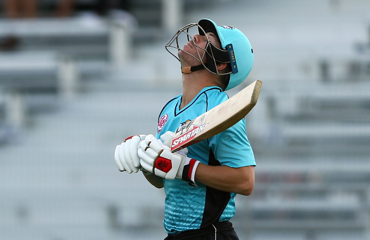 Smith shines, Warner out for nought