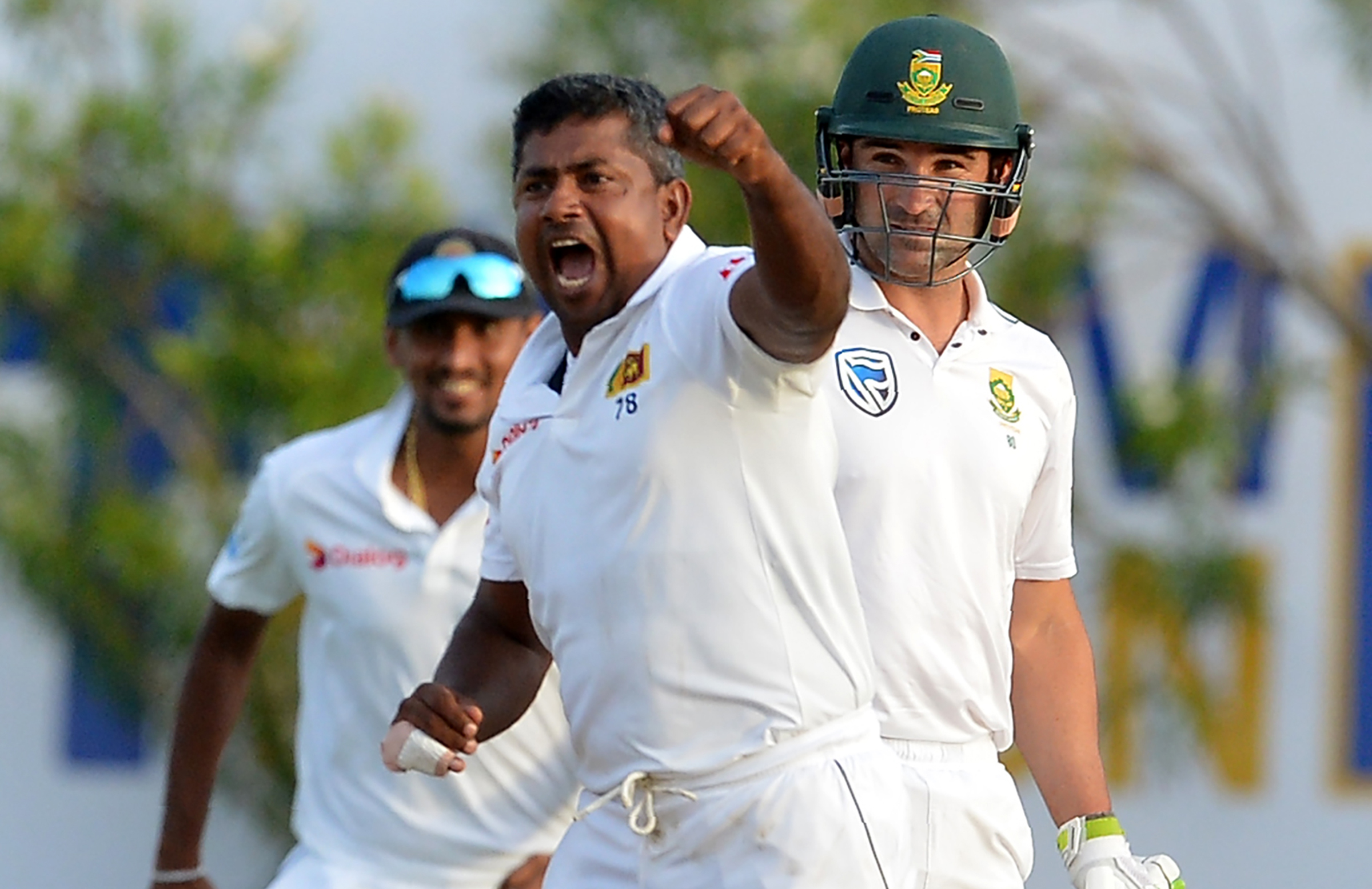 Sri Lanka close in on Proteas series sweep