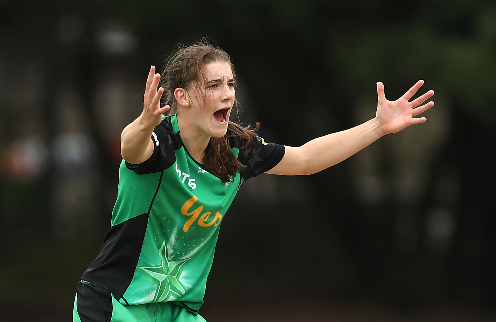 Stars lock up key young duo in WBBL