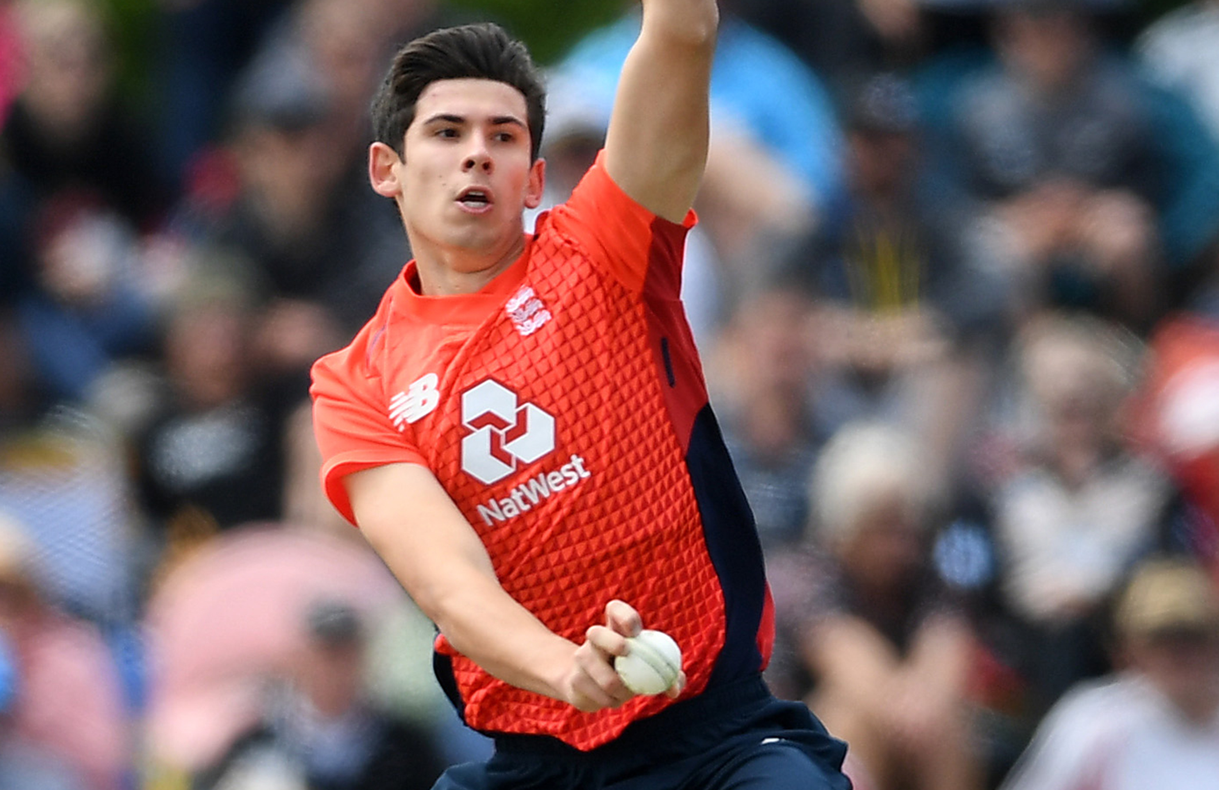 Stars sign England debutant as Steyn replacement