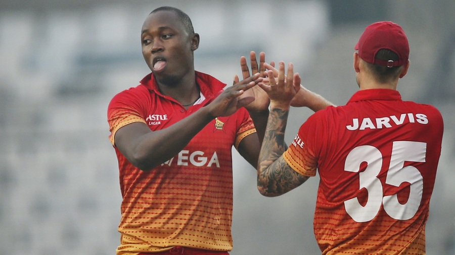 Tendai Chatara and Craig Ervine lead Zimbabwe into 1-0 lead