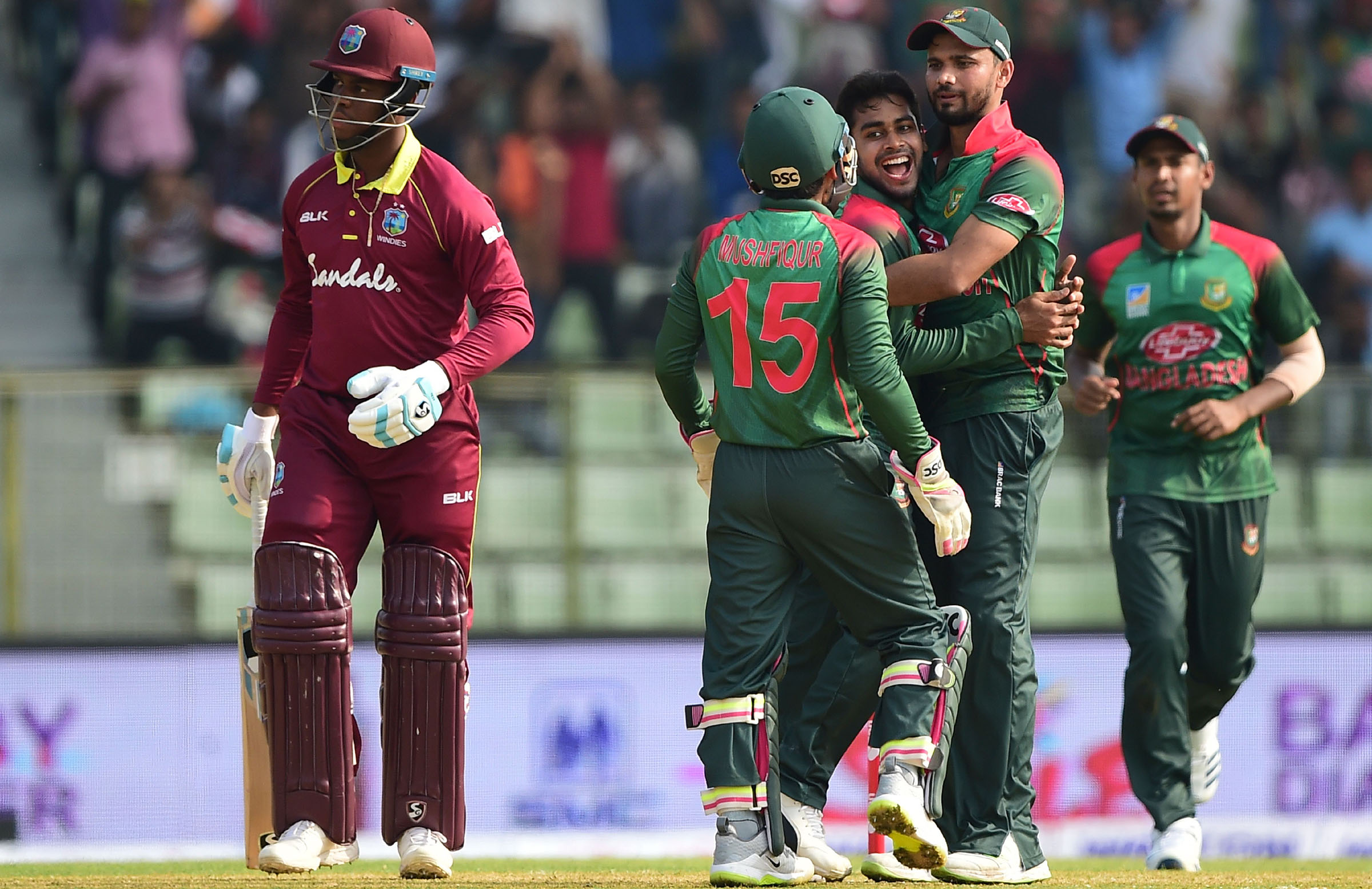 Tigers claim series despite Hope heroics