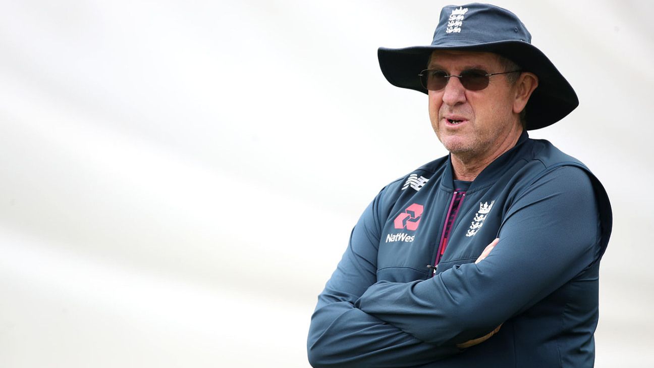 Trevor Bayliss calls for fewer counties, better pitches to bridge 'huge gap' to international level