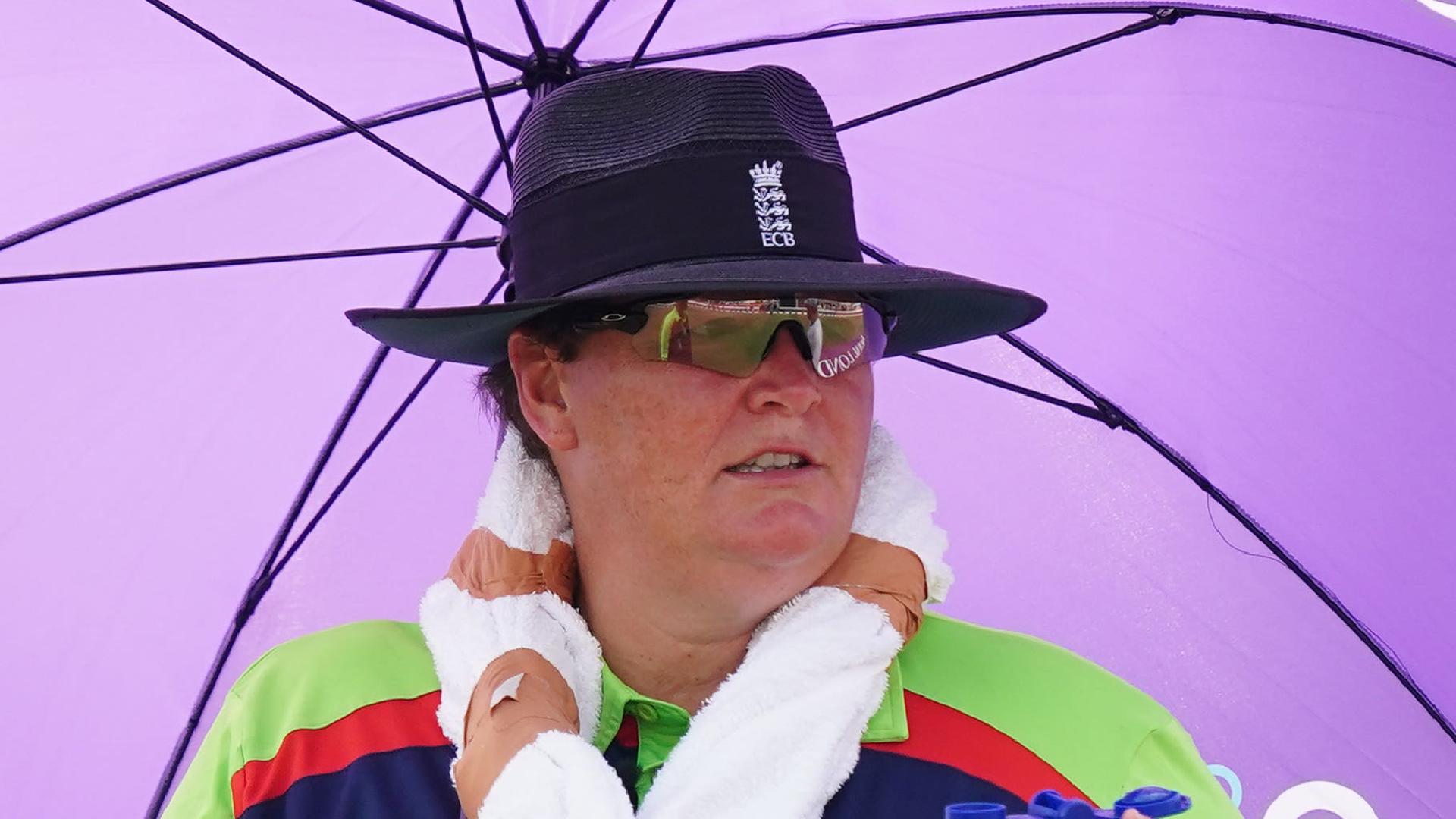 Umpire Redfern makes Blast history as Gloucestershire brush aside Middlesex