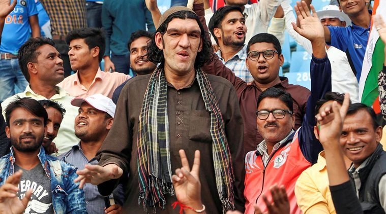 Unusually tall Afghan cricket fan faces sleepless nights in India - OrissaPOST