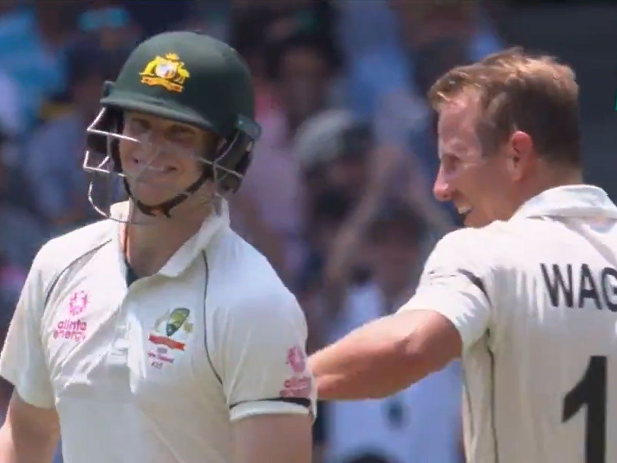 [VIDEO] Crowd goes wild as Steve Smith takes 39 balls to open his account on Day 1 of Sydney Test