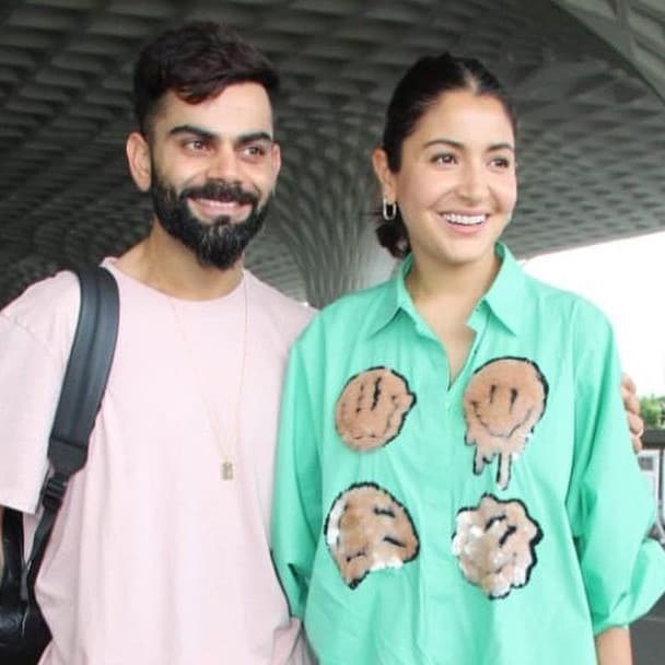 Virat Kohli Clicked With Anushka Sharma at Mumbai Airport - SEE PHOTOS