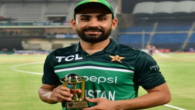 Watch: Babar Azam hands his Player of the Match award to Khushdil Shah, wins hearts - Firstcricket News, Firstpost