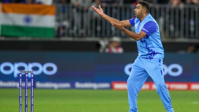 Watch R Ashwin's 'hostel boy' antics goes viral, Harbhajan Singh reacts