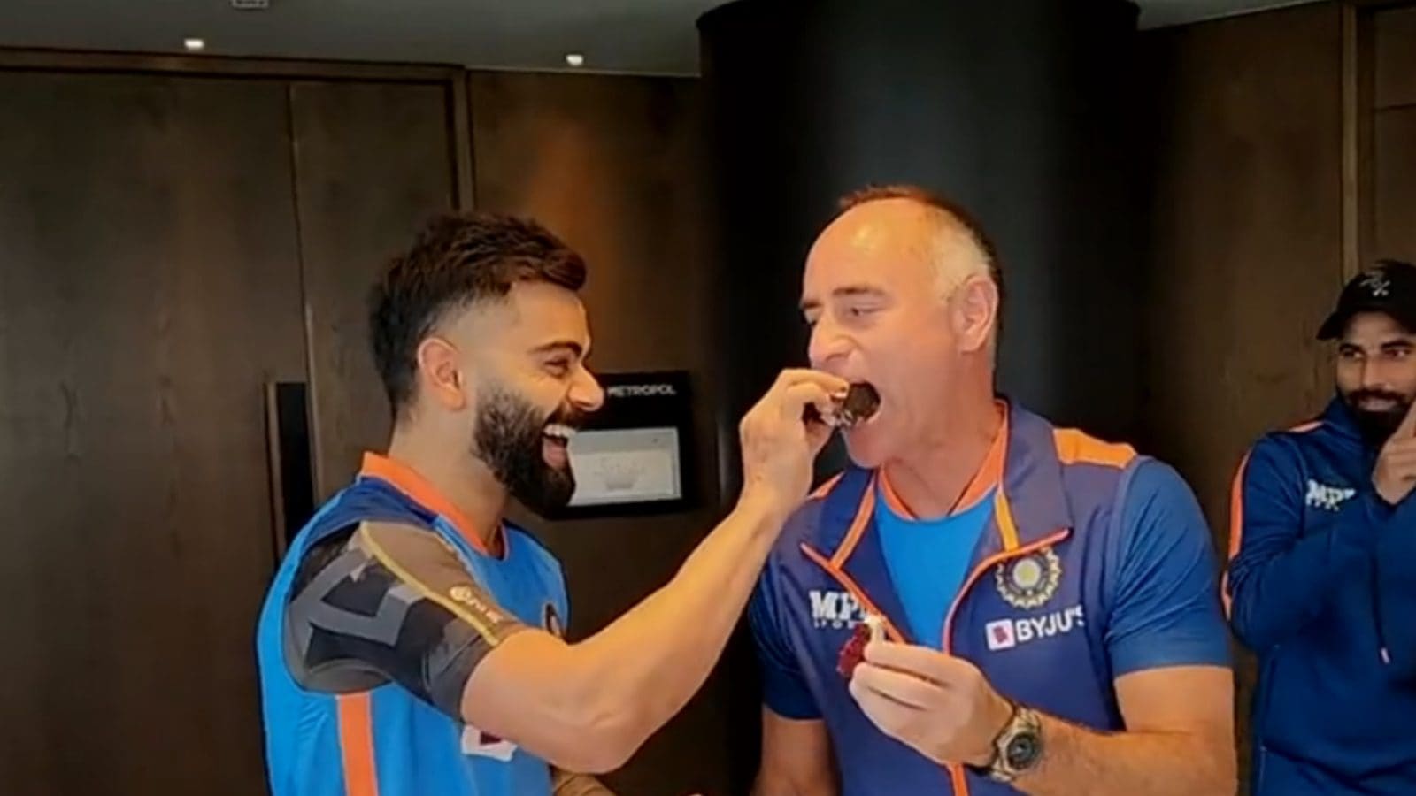 WATCH: Virat Kohli And Paddy Upton Celebrate Their Birthday With Team India Members in Melbourne
