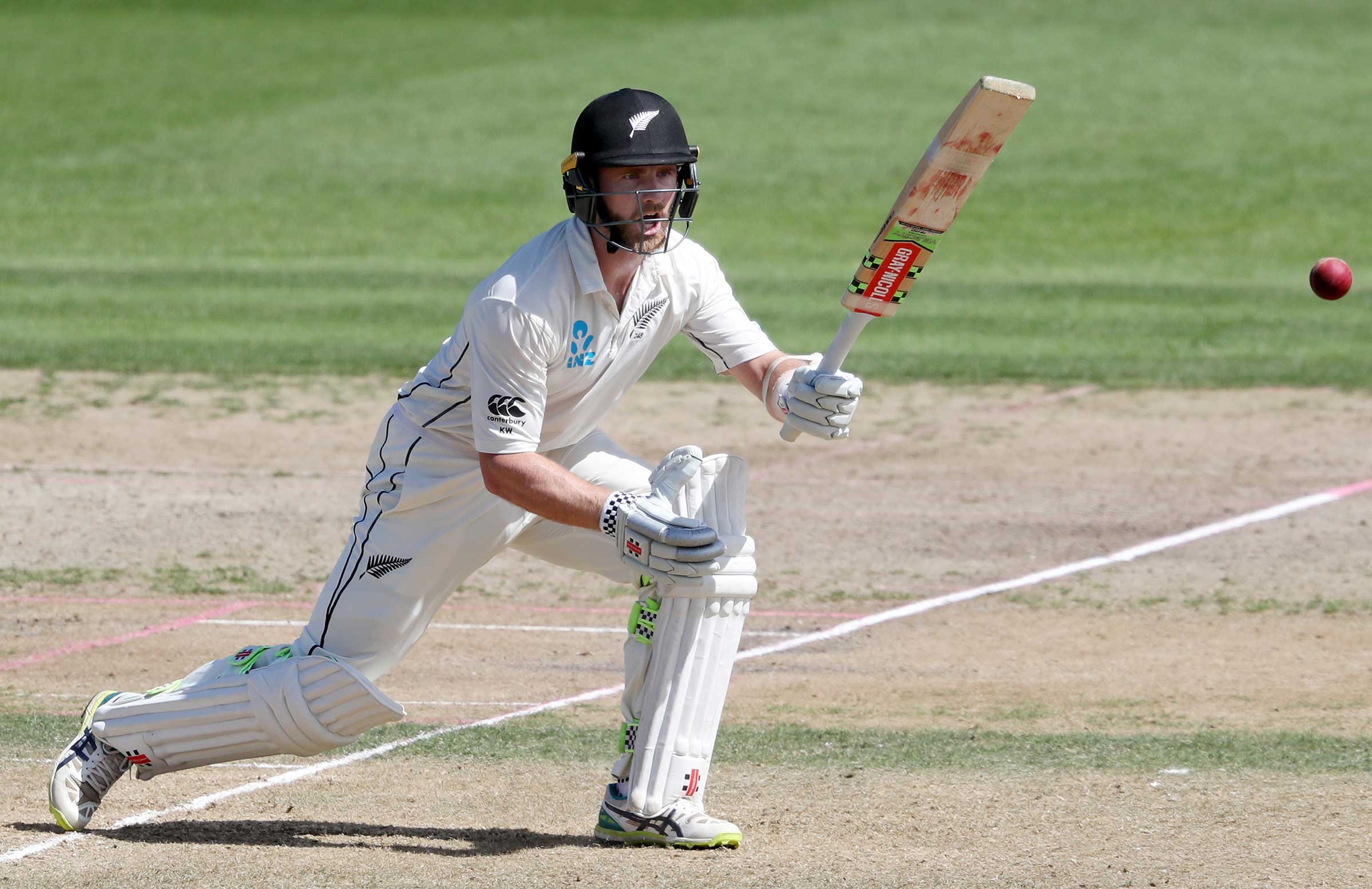 Williamson on brink of toppling Kohli