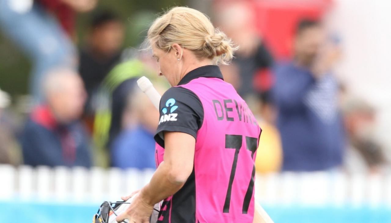 Women's T20 World Cup: Really "crappy" feeling missing semi-finals - Sophie Devine  | Newshub