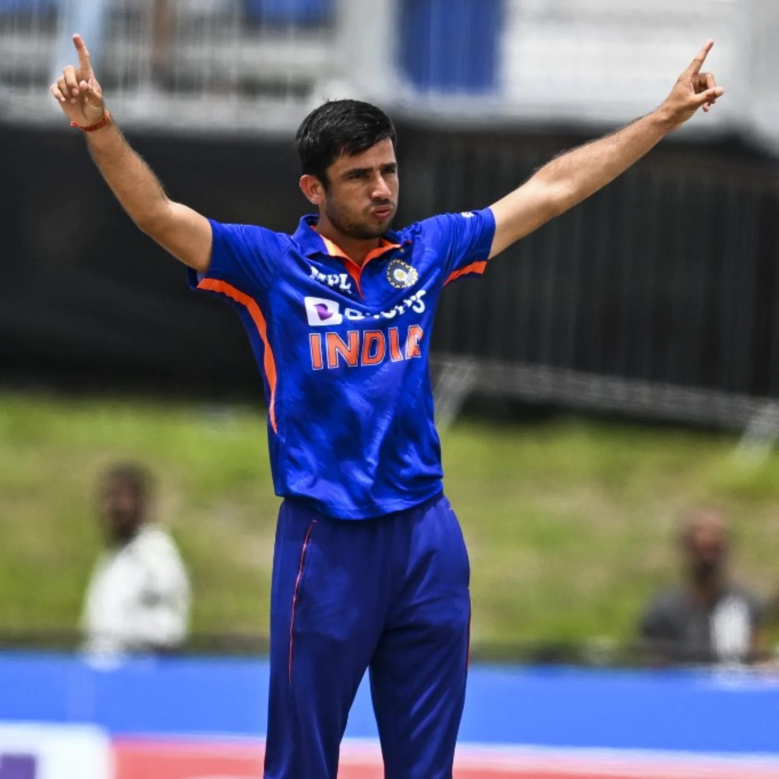 <p>Suresh Raina claims that Ravi Bishnoi has the ability to emulate Rashid Khan.</p>