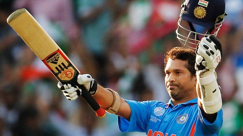 <p>'For once, the straight drive wasn't my favourite shot,' Sachin Tendulkar jokes with Aakash Chopra and RP Singh.</p>